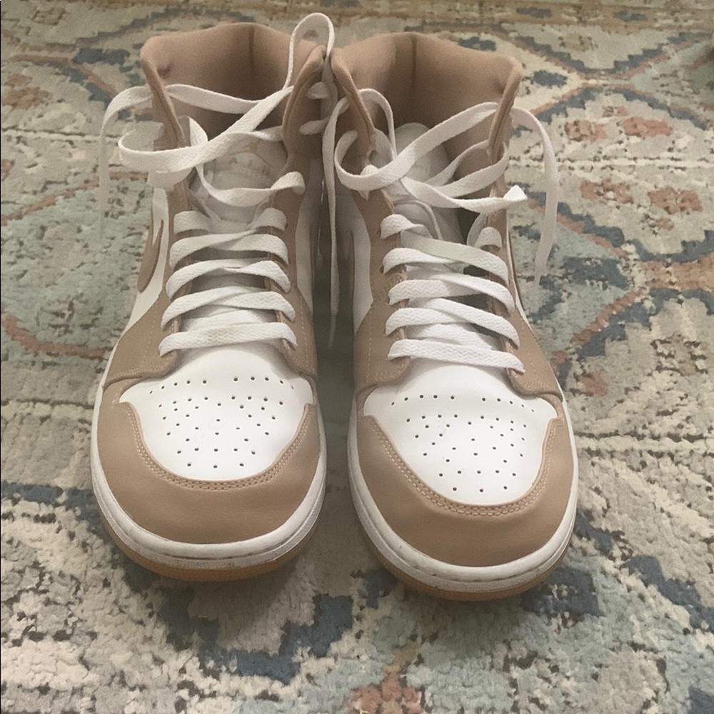 Jordan White and Tan Sneakers Classic Design - Picture 4 of 5